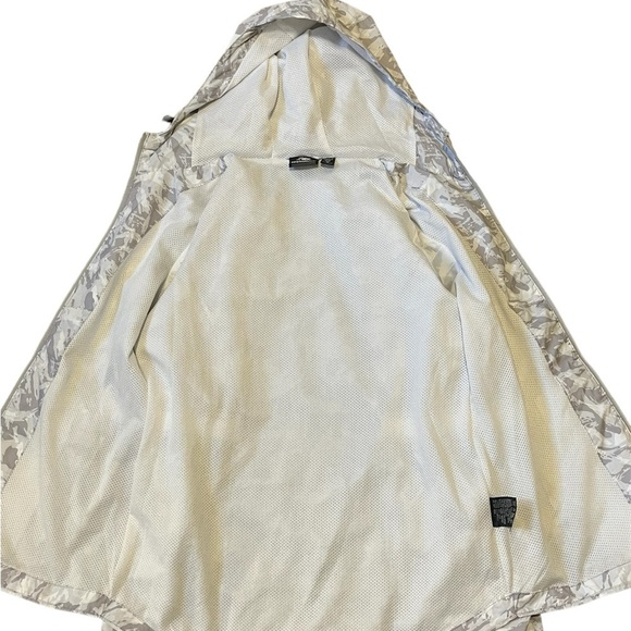 new balance women’s rain jacket/windbreaker new without tags - Picture 8 of 8